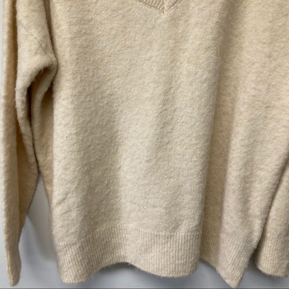 NWT Topshop Boucle V- Neck Sweater Cream - Picture 5 of 9